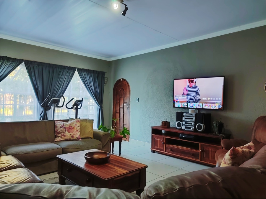 5 Bedroom Property for Sale in Doringkruin North West